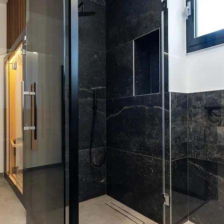 Luxury New Look Guest house